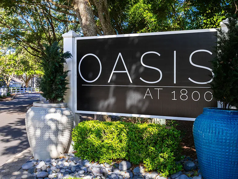 Welcome home to Oasis at 1800 Apartments in Tallahasee!