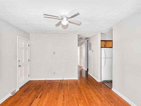 5th image of 716 Forest St