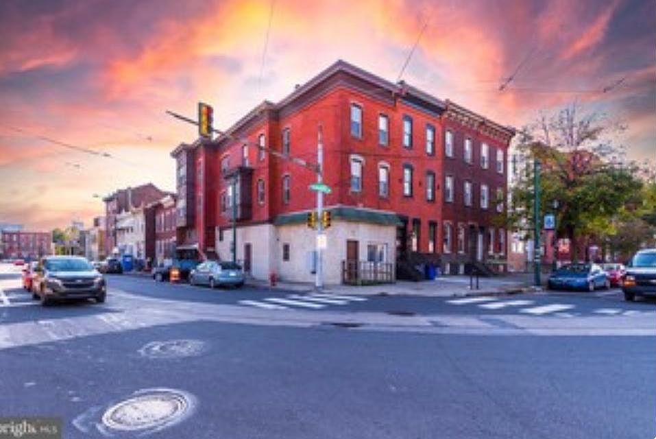 1st image of 2524 W Girard Ave APT 1F
