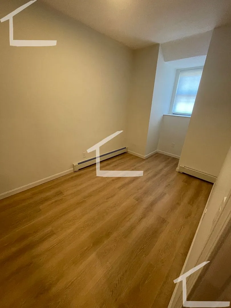 Nice 3 bed in South End — Photo 4