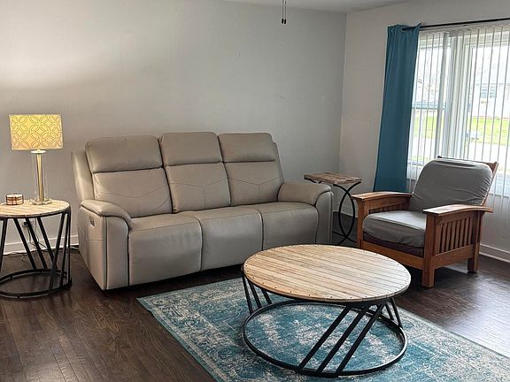 2nd image of 5564 Redwood Ave