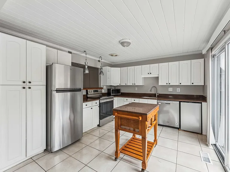3503 Maple Ct — Photo 17