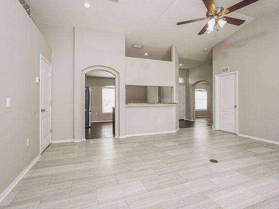 5th image of 5075 Ashwood Dr