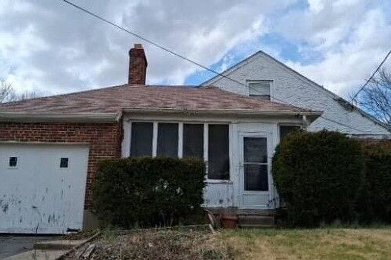 1st image of 5815 Robison Rd