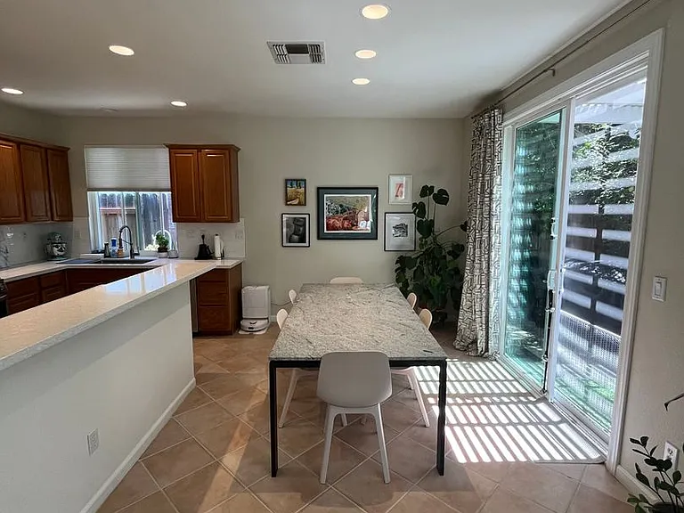 3820 Vistosa Ct — Photo 11
