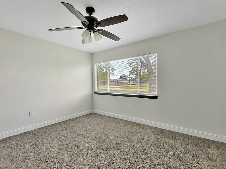 9010 Freeland St — Photo 13