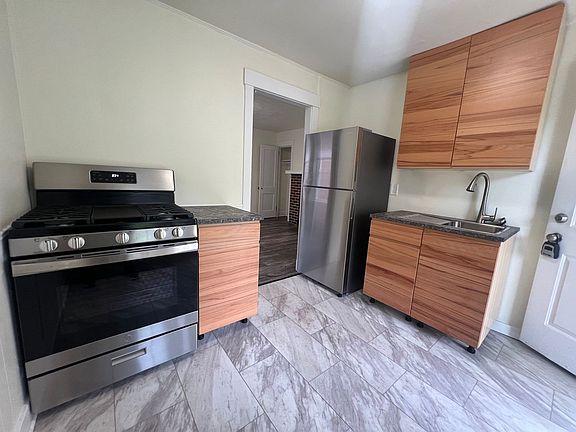 2nd image of 429 Hays Ave #1