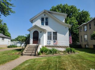 622 7th Ave S, Clinton, IA 52732