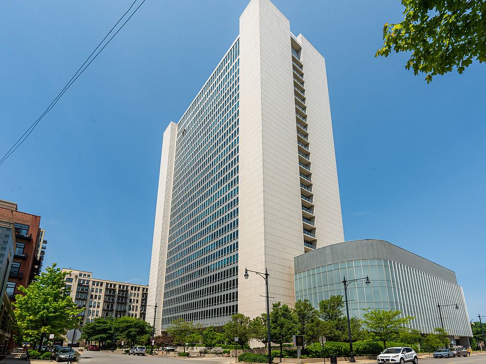 1st image of 500 W Superior St Unit 1510