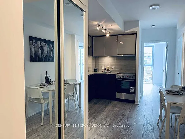 159 Wellesley St E #1602 — Photo 8