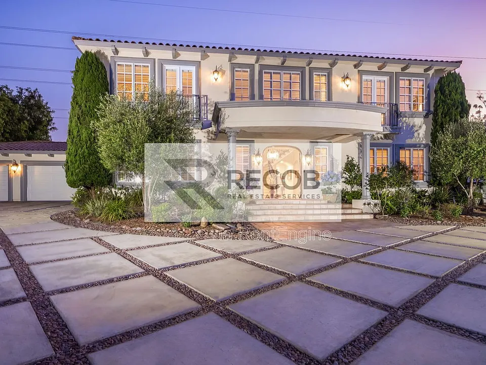 3335 Caminito Daniella