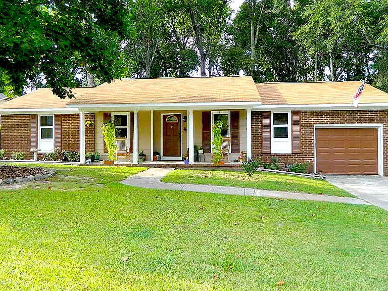 4443 Shadowood Dr — Photo 2