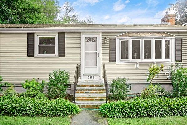 1st image of 396 W Chestnut St