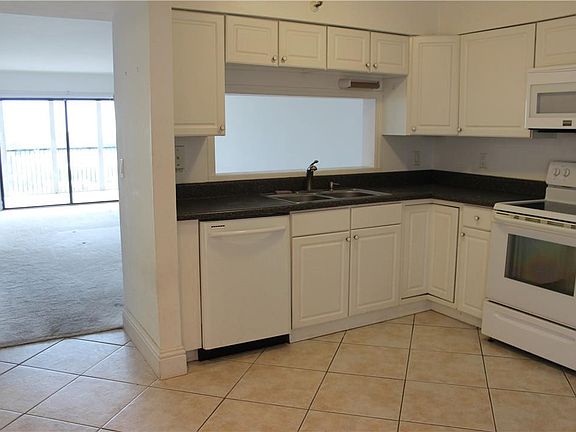 4th image of 2200 S Cypress Bend Drive #PH-901