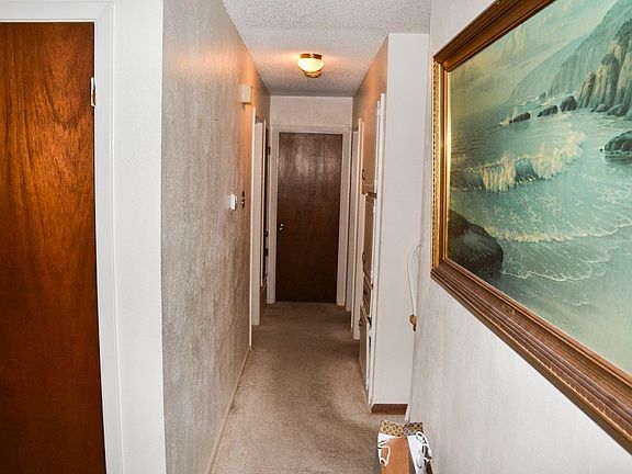 2nd image of 1204 Farhills Dr
