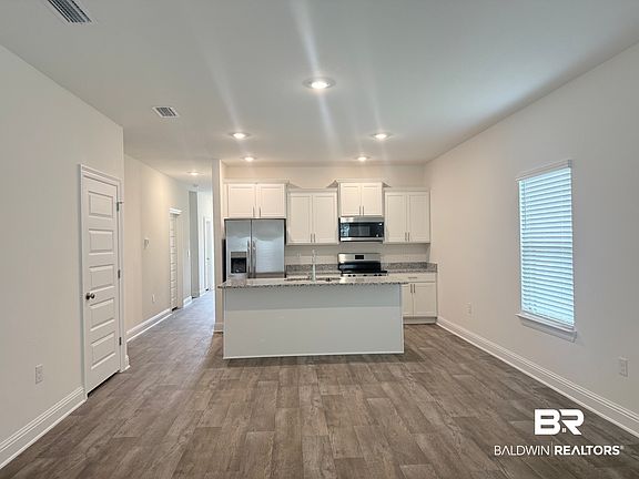3rd image of 13824 Shea Cir