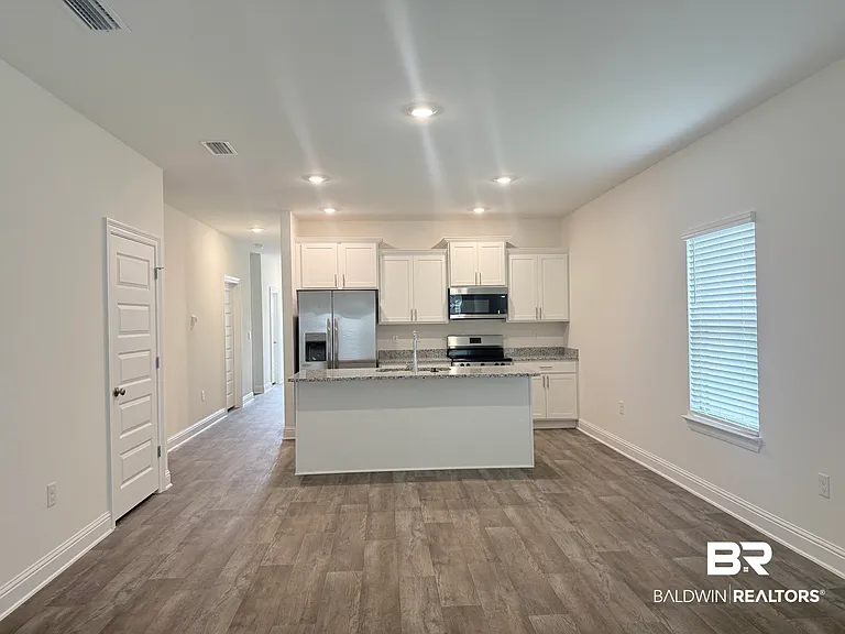 13824 Shea Cir — Photo 3