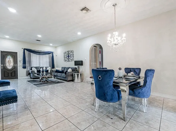 560 NW 184th Ter, Miami Gardens, FL 33169