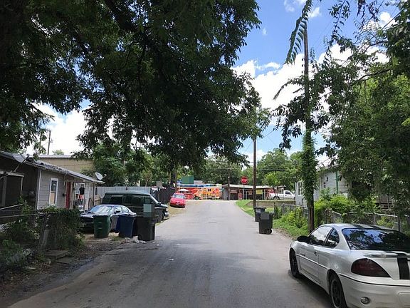 5th image of 107 Weaver St