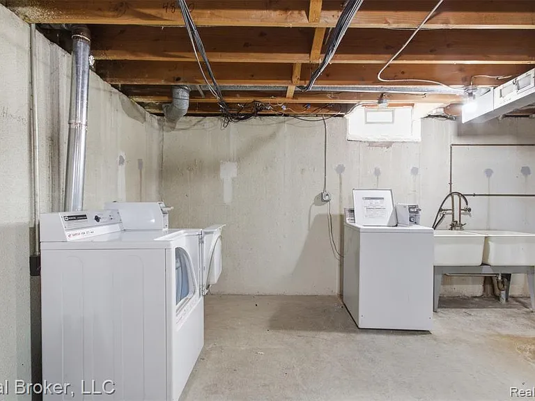 4840 Briarwood Ave #2 — Photo 17
