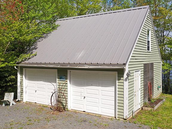 4th image of 530 Methals Rd