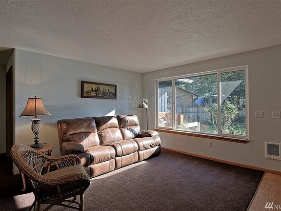 4th image of 5813 135th Pl NE