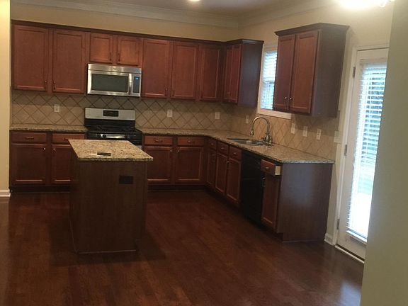 5th image of 2410 Mindy Ln