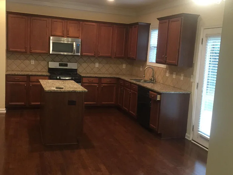 2410 Mindy Ln — Photo 5