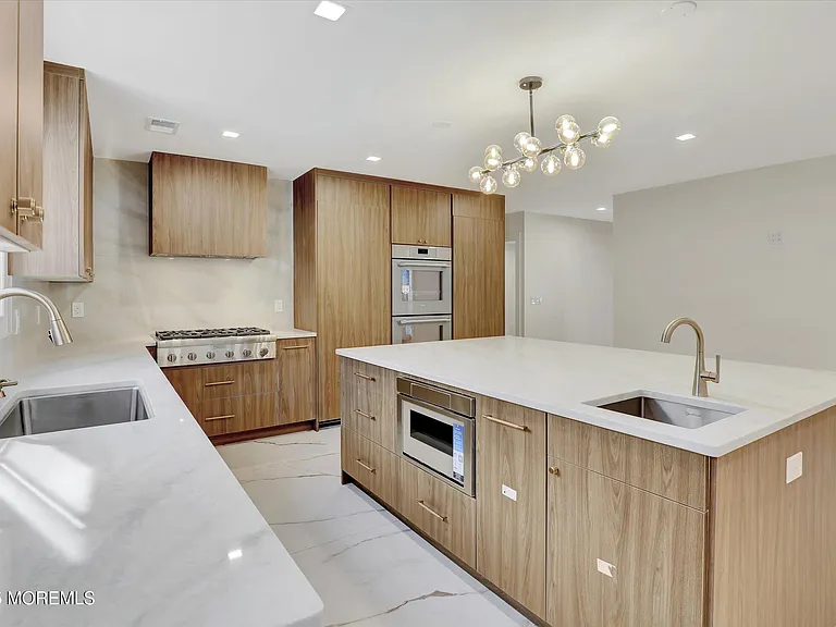243 Woodcrest Rd — Photo 10
