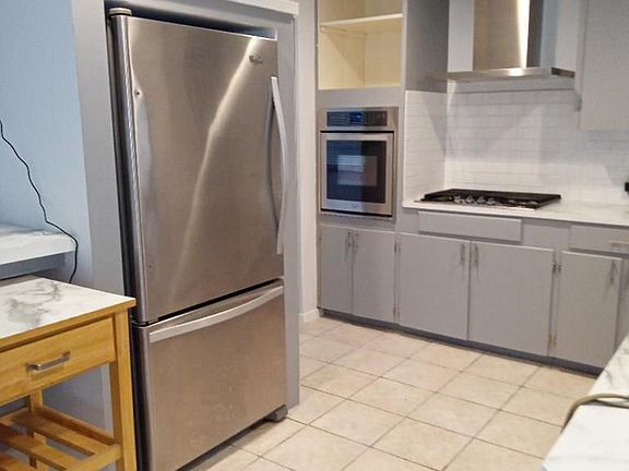 5th image of 1164 Parkwood Pl #3