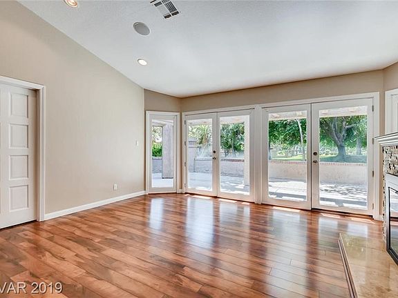 5th image of 7331 Mission Hills Dr