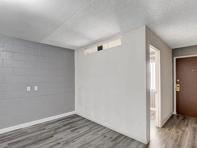 3719 Hazelwood St #1 — Photo 7