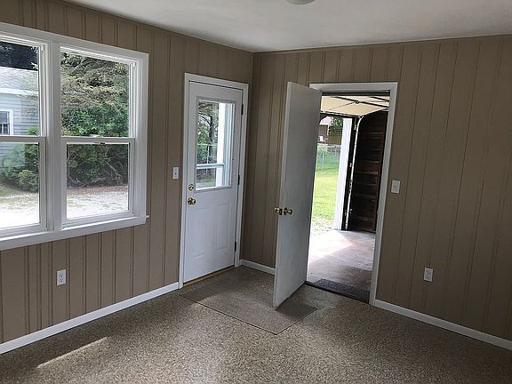 4th image of 1306 Bridge Ave