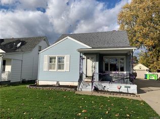 8306 Pershing Ave, Niagara Falls, NY