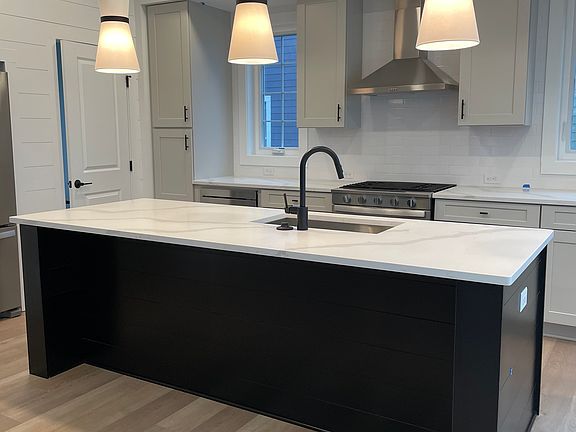 3rd image of 229 Oliver Way