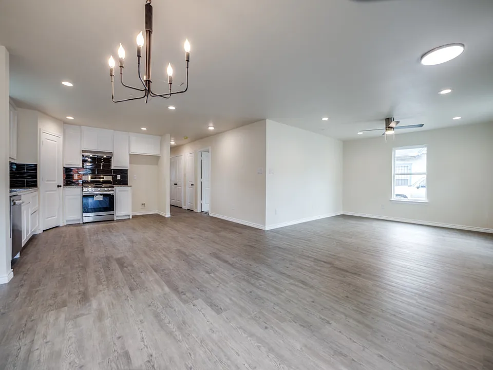 4220 Hamilton Ave