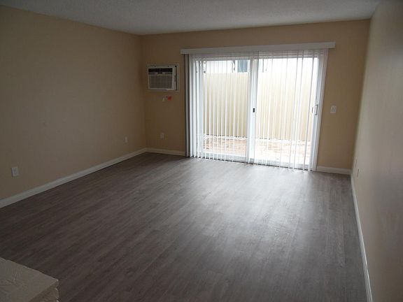 4th image of 806 E Washington Ave Unit B