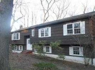 957 Garden Rd, Orange, CT 06477