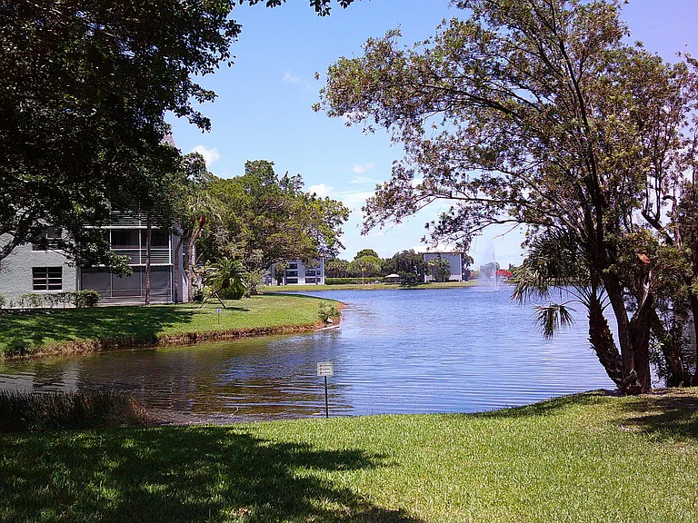 9420 Poinciana Pl #409 — Photo 7