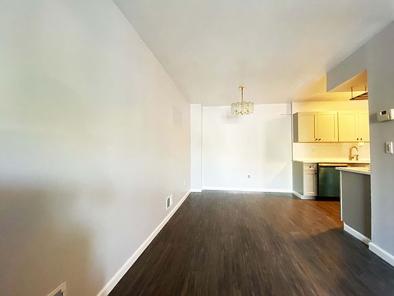 4th image of 160 Skyline Dr
