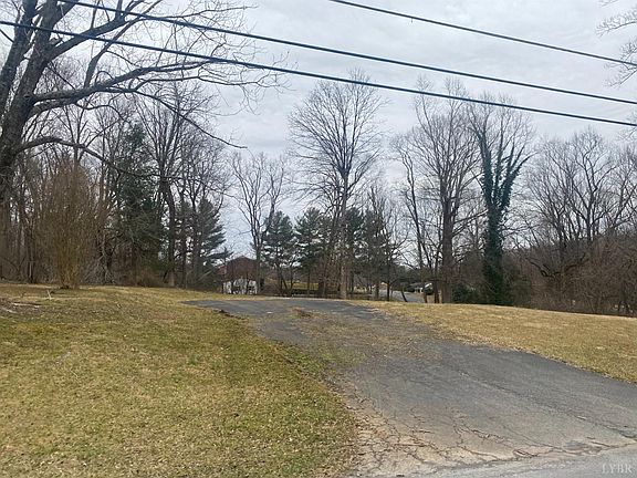 5th image of 158 Jefferson Dr