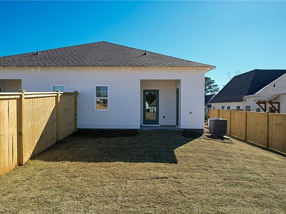 4th image of 3229 Bradley Ln
