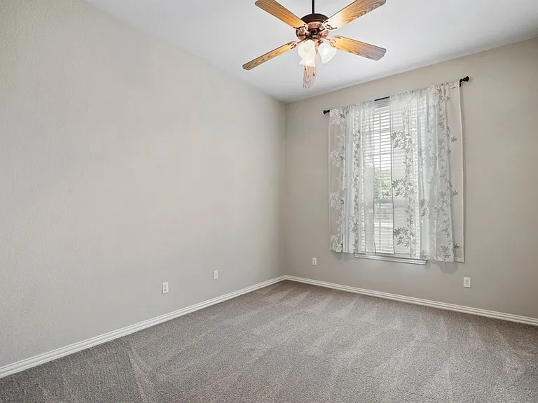 218 Deer Creek Dr — Photo 25