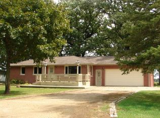 2012 Airy Acres Ln, Charles City, IA 50616
