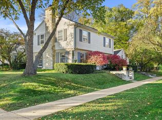9515 Ridge Blvd, Wauwatosa, WI 53226