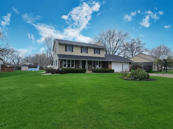 1056 Parkwood Dr, Nappanee, IN 46550