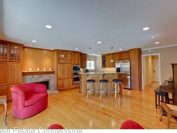 2nd image of 1124 Corvallis Dr