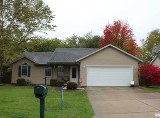 114 Meadowlands Dr, Sherman, IL 62684