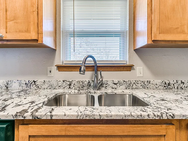214 Thompson Dr — Photo 8
