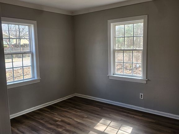 2nd image of 1119 S Washington Ave